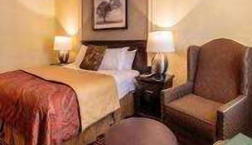 Signature Room, 1 King Bed, Courtyard View