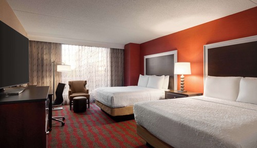 Room, 2 Queen Beds, Accessible, Bathtub