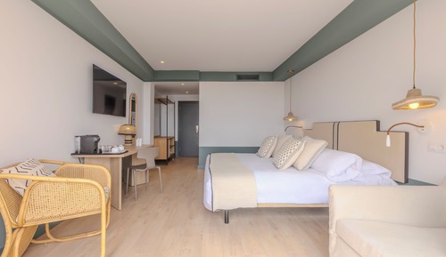 Triple Room, Balcony