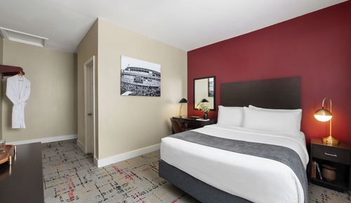 Standard Room (Queen)