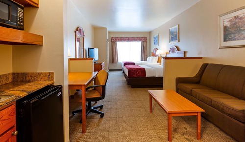 Suite, 2 Queen Beds, Non Smoking