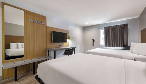 Standard Suite, 2 Queen Beds, Non Smoking
