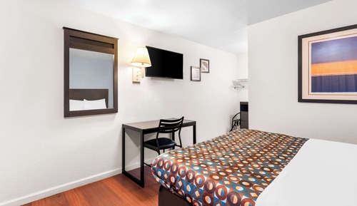 Room, 1 Queen Bed, Non Smoking