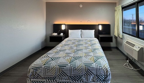 Standard Room, 1 Queen Bed, Accessible, Non Smoking