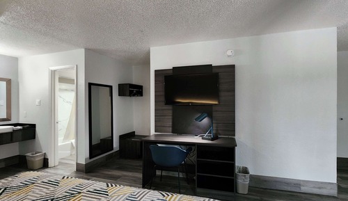 Standard Suite, 1 King Bed, Non Smoking