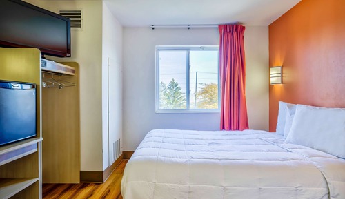 Standard Room, 1 Queen Bed, Non Smoking