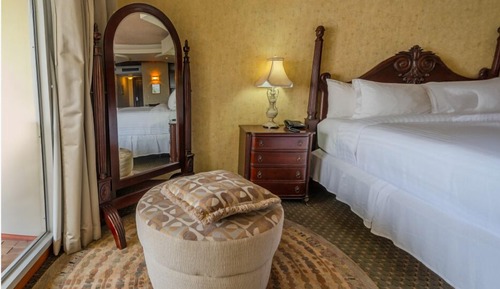 Superior King Suite