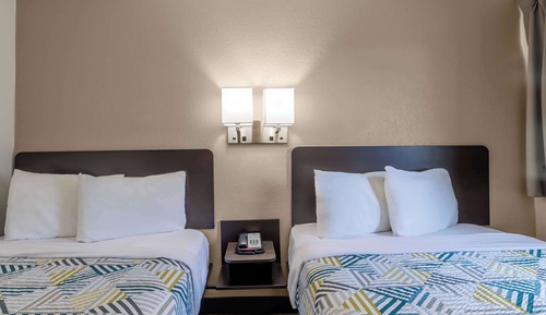 Standard Room, 2 Double Beds, Non Smoking, Refrigerator & Microwave