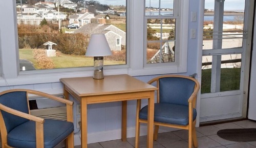 Deluxe Efficiency, Two Single Beds, Ocean View