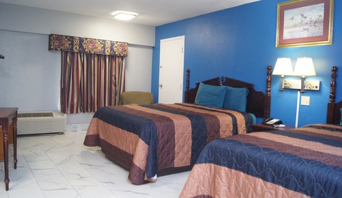 Double Room, 2 Queen Beds, Smoking