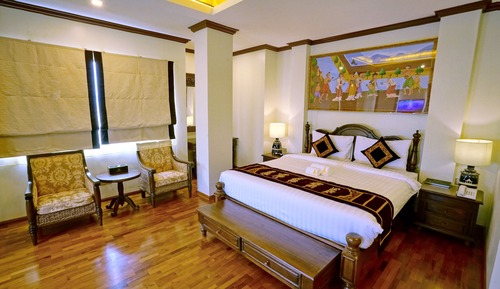 Grand Deluxe Room
