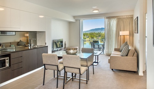 King Deluxe Apartment, River View 