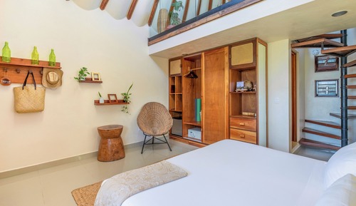 Room, Sea View