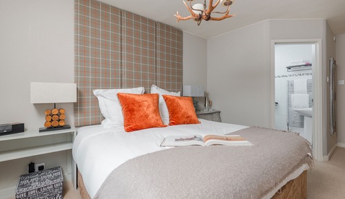 Superior Double Room, Ensuite (The Den )