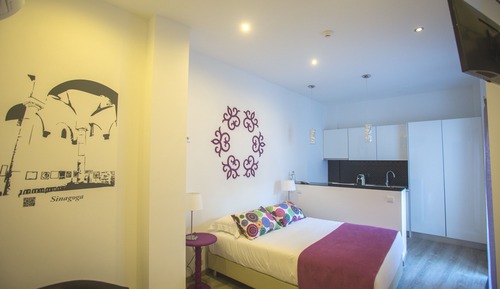 Studio, Kitchenette