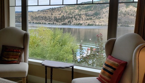 Room, Lake View