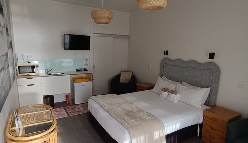 Studio Unit