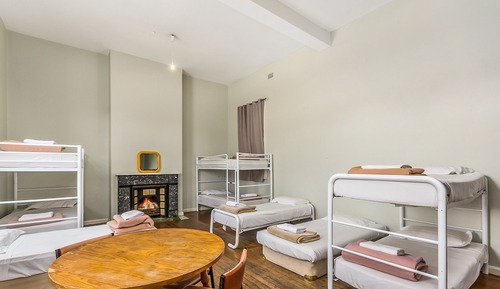 Studio Room for 11