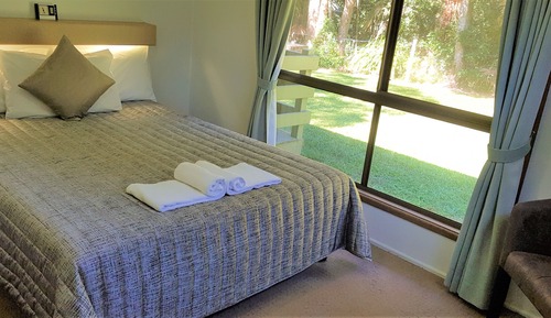 Standard Suite, 2 Bedrooms, Non Smoking, Kitchen (Broken River Lodge B)