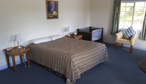5 Bedroom House (2 Queen and 5 Singles)