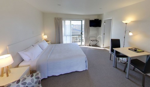 Superior Studio, Non Smoking, Kitchenette (SUPERIOR SPA BATH STUDIO)