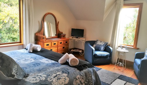 Standard Room, 1 King Bed