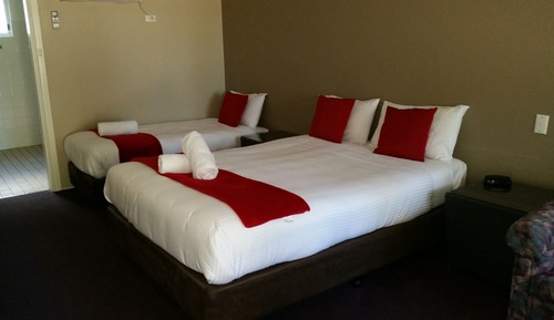 Family Room (with Spa)