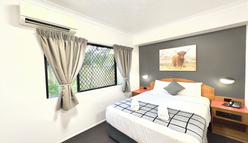 Deluxe Queen Room
