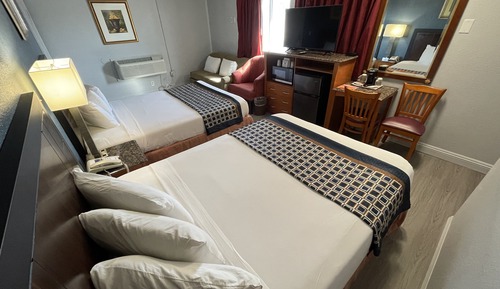 Deluxe Room, 2 Queen Beds, Non Smoking