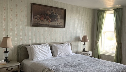 Deluxe Room, 1 King Bed
