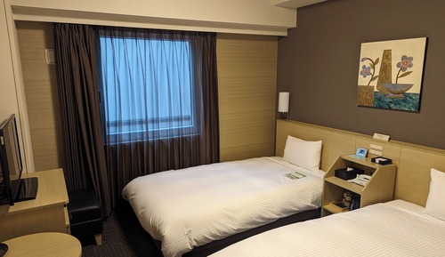 Twin Room, Smoking