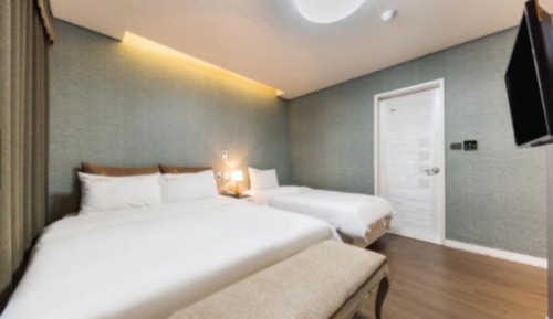 Presidential Suite (Room Only)