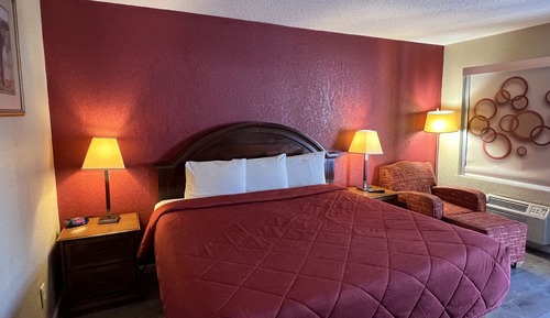 Standard Room, 1 King Bed