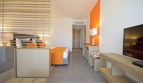 Superior Room, Partial Ocean View