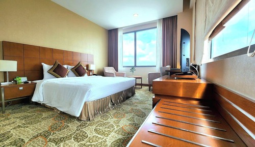 Deluxe Double Room, 1 King Bed, City View