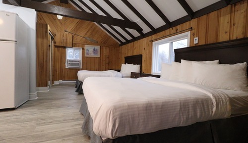2 Queen Bed Cottage