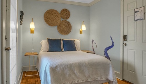 Junior Room, 1 Queen Bed, Non Smoking, Balcony
