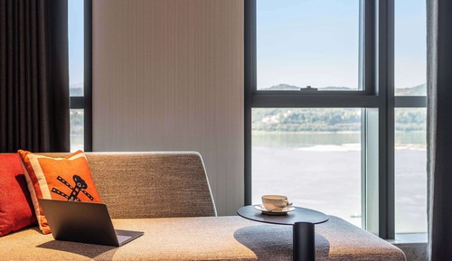 Executive Room, 1 King Bed, River View