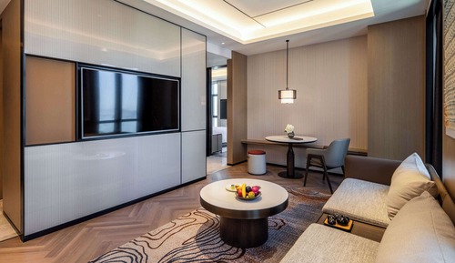 Deluxe Suite, 1 King Bed