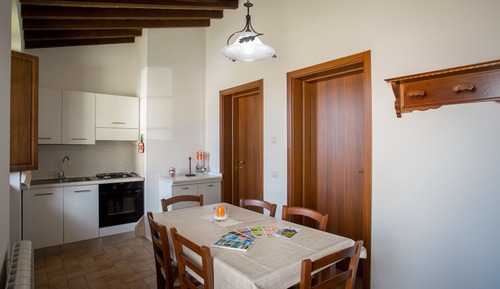Classic Apartment, 2 Bedrooms, Hill View
