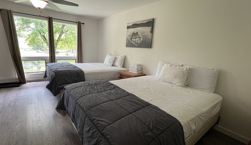 Standard Room, 2 Queen Beds, Air conditioning, Lake View (Sunrise 6)