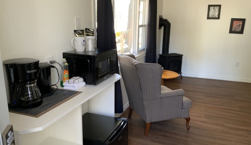 Standard Studio, 1 Queen Bed, Patio, Courtyard View (The Loon 9)