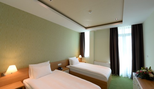 Deluxe Twin Room, 2 Twin Beds, Smoking, Balcony
