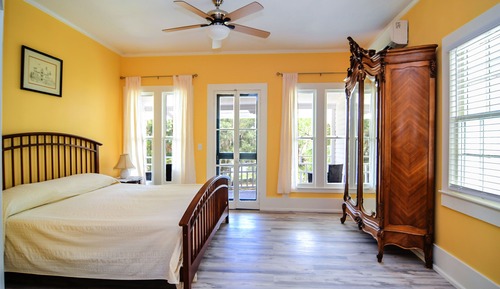 Luxury 1 King Bed, Non Smoking, Patio