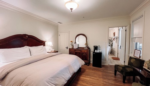 Standard Suite, 1 King Bed, Balcony