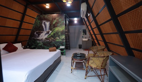 Exclusive Studio, 2 Bedrooms, Balcony, Mountain View