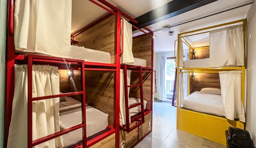 12-Bed Mixed Dormitory