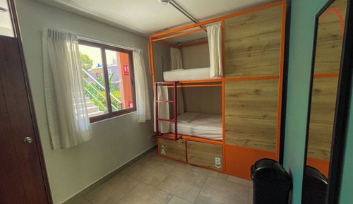 10-Bed Mixed Dormitory