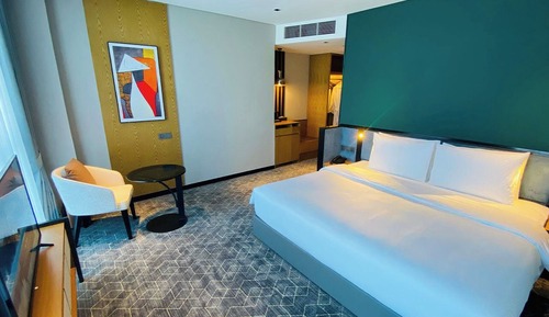 Deluxe Double Room, 1 King Bed, City View