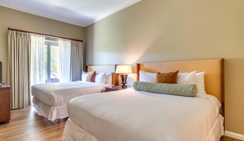 Condo (2 Bedrooms)